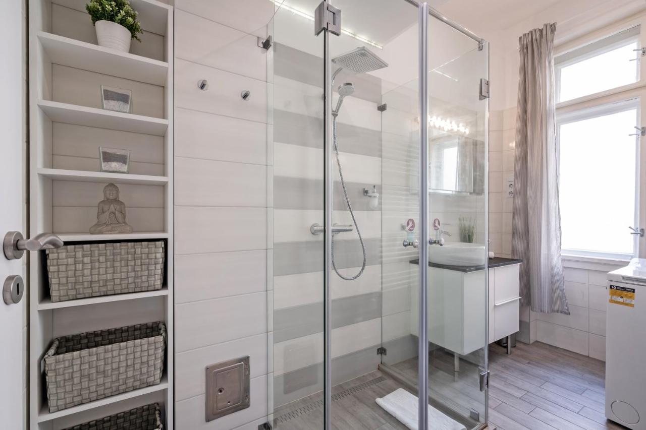 Bpr Chic Gem In The Heart Of The City Budapest Ngoại thất bức ảnh